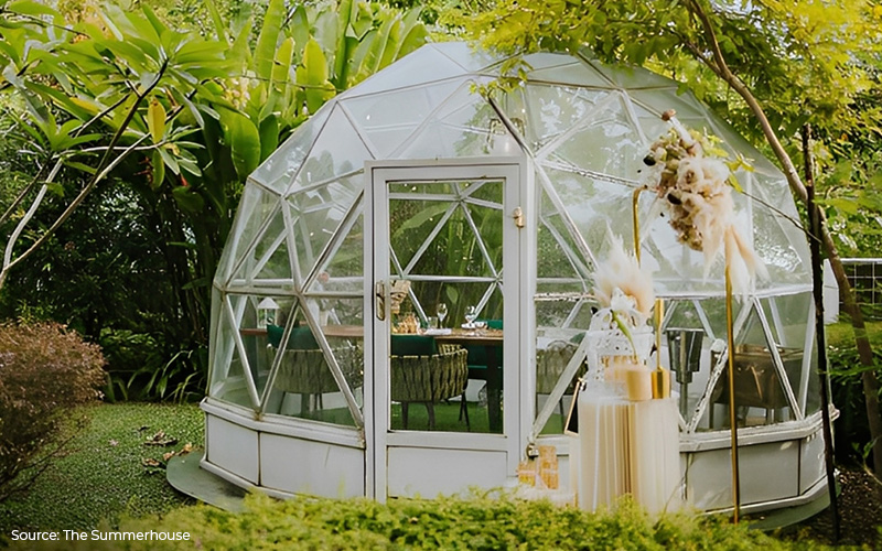 A private glass dome dining area for couples
